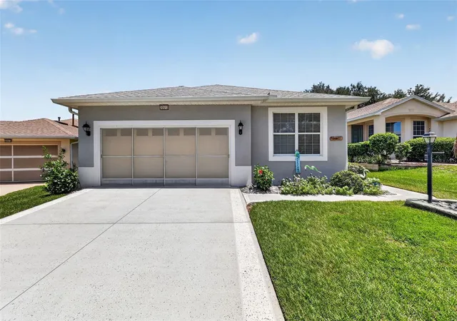 Photo 2 of Single family home for sale at 20512 Queen Alexandra Dr, Leesburg, FL 34748 | MLS# G5116320 | Listing updated on 2026-09-25