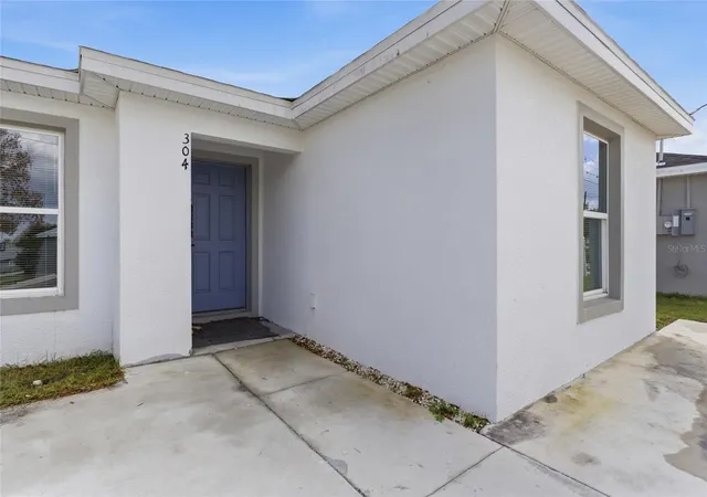 Photo 3 of Single family home for sale at 302 Ave P Nw, Winter Haven, FL 33881 | MLS# O6432567 | Listing updated on 2026-08-12
