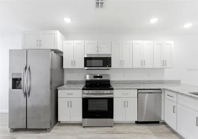 Photo 4 of Single family home for sale at 302 Ave P NW, Winter Haven, FL 33881 | MLS# O6432567 | Listing updated on 2026-08-12
