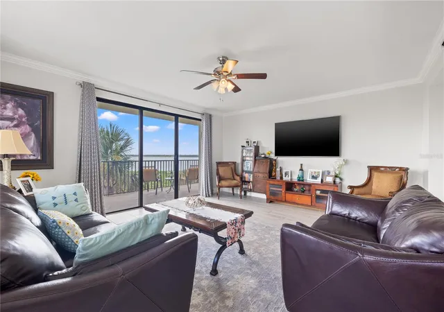 3rd image of 1501 Gulf Blvd #206, Clearwater Beach, FL 33767 | MLS# TB8537783
