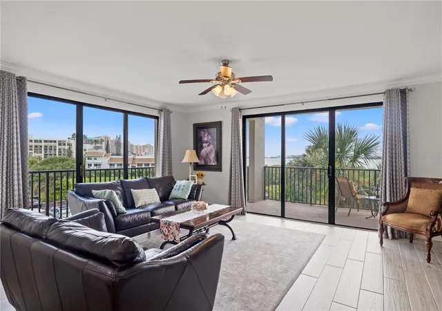 4th image of 1501 Gulf Blvd #206, Clearwater Beach, FL 33767 | MLS# TB8537783