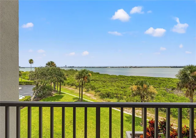 5th image of 1501 Gulf Blvd #206, Clearwater Beach, FL 33767 | MLS# TB8537783