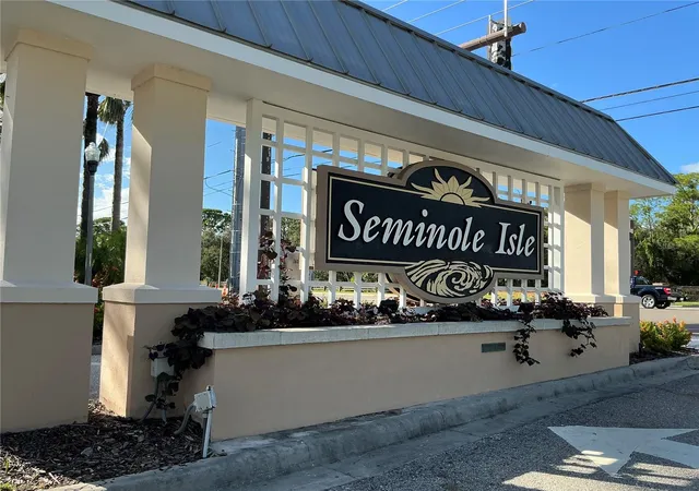 Photo 3 of Townhouse for sale at 7059 Islamorada Cir, Seminole, FL 33777 | MLS# TB8537787 | Listing updated on 2026-08-12