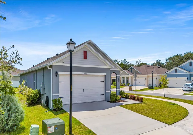 2nd image of 1702 Walnut Creek Dr, Kindred, FL 34744 | MLS# O6432588