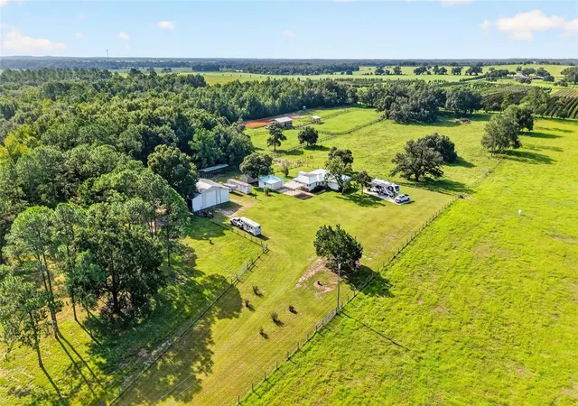 Photo 2 of Single family home for sale at 20500 NW 27th Street, Morriston, FL 32668 | MLS# OM730154 | Listing updated on 2026-09-15