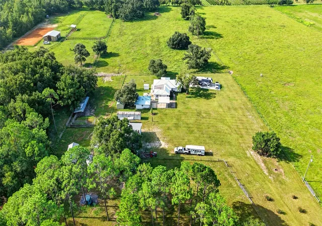 Photo 3 of Single family home for sale at 20500 NW 27th Street, Morriston, FL 32668 | MLS# OM730154 | Listing updated on 2026-09-15