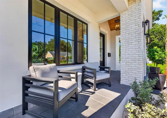 Photo 4 of Single family home for sale at 142 22Nd Ave N, St Petersburg, FL 33704 | MLS# TB8537829 | Listing updated on 2026-08-28