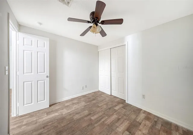 2nd image of 5617 6th St Ct E, BRADENTON, FL 34203