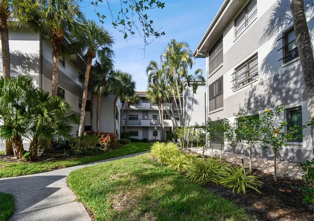 Listing Photo 2 - Condo for sale in building located at 2650 Countryside Blvd, CLEARWATER, FL 33761 - Unit #C309