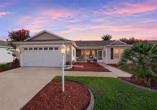 1st image of 1563 Hollyberry Pl, Lady Lake, FL 32162 | MLS# O6432624