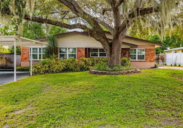 Photo 2 of Single family home for sale at 1205 W Camellia Dr, Brandon, FL 33510 | MLS# TB8537843 | Listing updated on 2026-09-12