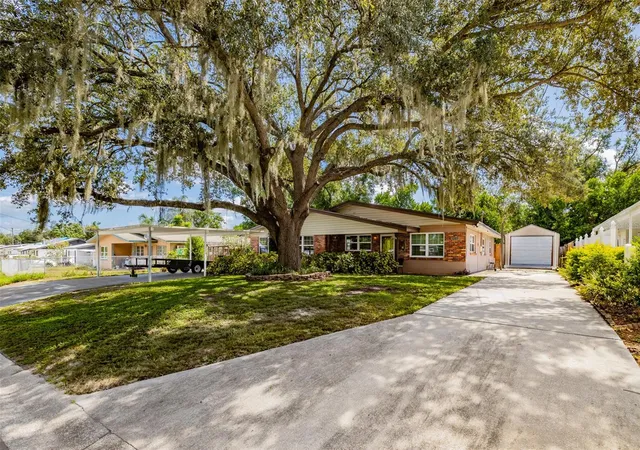 Photo 4 of Single family home for sale at 1205 W Camellia Dr, Brandon, FL 33510 | MLS# TB8537843 | Listing updated on 2026-09-12