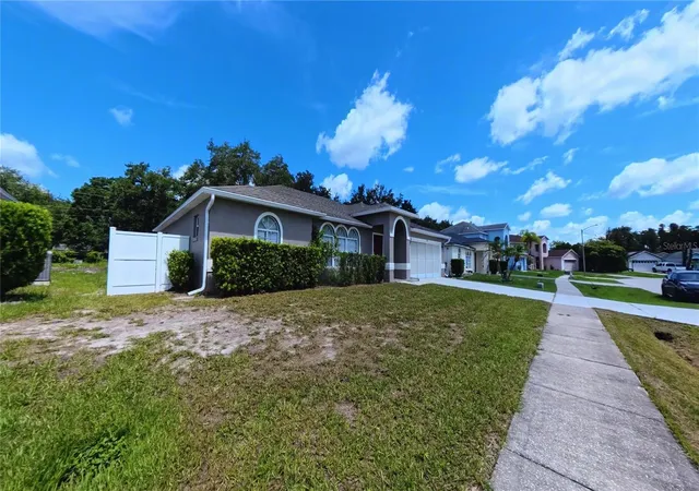 Photo 2 of Single family home for sale at 566 Oak Branch Cir, Kissimmee, FL 34758 | MLS# S5155434 | Listing updated on 2026-10-16