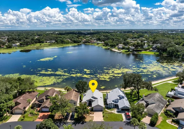 Photo 2 of Single family home for sale at 624 Fallsmead Cir, Longwood, FL 32750 | MLS# O6432668 | Listing updated on 2026-09-23