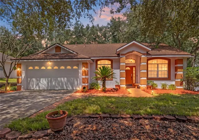 Photo 2 of Single family home for sale at 836 Elm Forest Dr, Minneola, FL 34715 | MLS# O6432669 | Listing updated on 2026-08-16