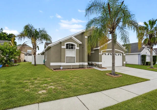 Photo 3 of Single family home for sale at 726 Rochester Loop, Davenport, FL 33897 | MLS# O6432687 | Listing updated on 2026-08-13