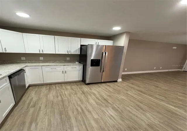 Photo 3 of Multi family home for sale at 640 E Grapefruit Ave, Lake Alfred, FL 33850 | MLS# R4911803 | Listing updated on 2026-10-09