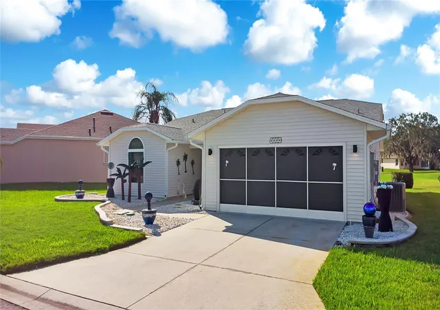 Photo 3 of Single family home for sale at 328 Grand Vista Trl, Leesburg, FL 34748 | MLS# G5116337 | Listing updated on 2026-10-22