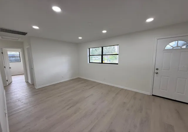 Photo 3 of Single family home for sale at 430 Lucille St, Bartow, FL 33830 | MLS# B4902331 | Listing updated on 2026-09-03