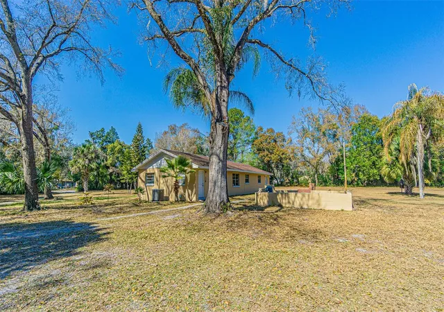 4th image of 3902 Autumn Palm Dr, Zephyrhills, FL 33541 | MLS# TB8537954