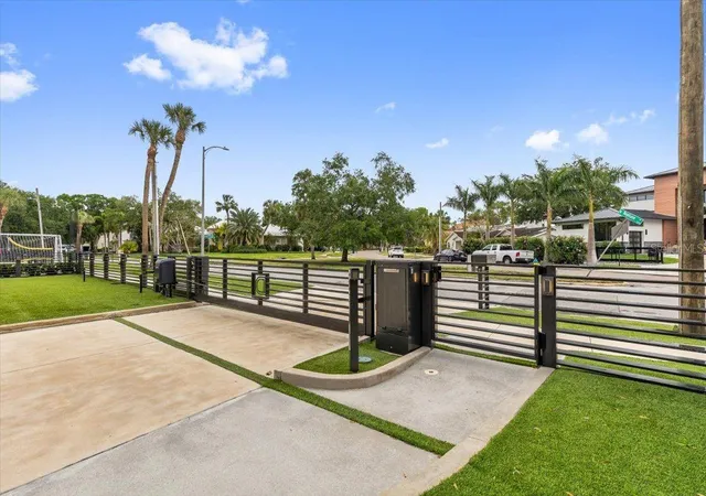 2nd image of 5131 W Neptune Wy, Tampa, FL 33609 | MLS# TB8537958