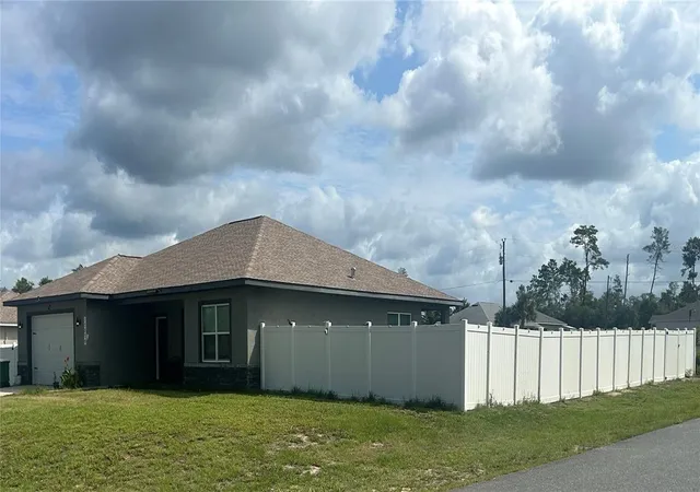 Photo 4 of Single family home for sale at 17079 SW 25th Terrace Rd, Ocala, FL 34473 | MLS# S5155446 | Listing updated on 2026-08-15