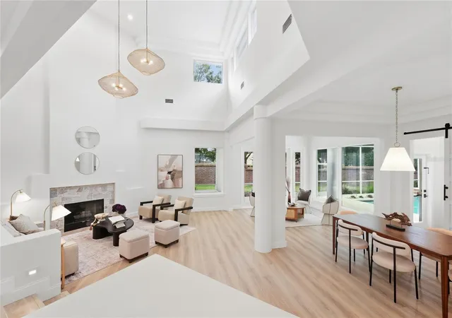 Photo 3 of Single family home for sale at 336 Ashford Ct, Lake Mary, FL 32746 | MLS# O6432766 | Listing updated on 2026-10-08