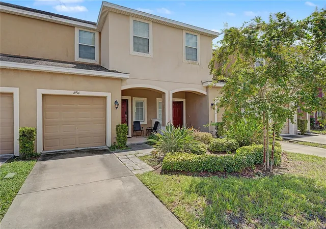 Photo 2 of Townhouse for sale at 6914 Holly Heath Dr, Riverview, FL 33578 | MLS# TB8537967 | Listing updated on 2026-09-20