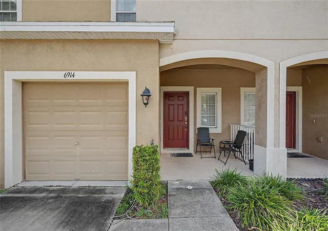Photo 3 of Townhouse for sale at 6914 Holly Heath Dr, Riverview, FL 33578 | MLS# TB8537967 | Listing updated on 2026-09-20