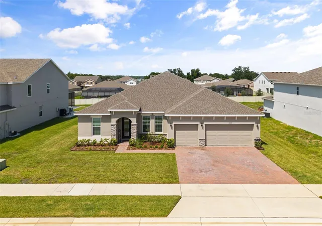 Photo 3 of Single family home for sale at 4924 Golden Zenith Way, Mount Dora, FL 32757 | MLS# O6432770 | Listing updated on 2026-10-03