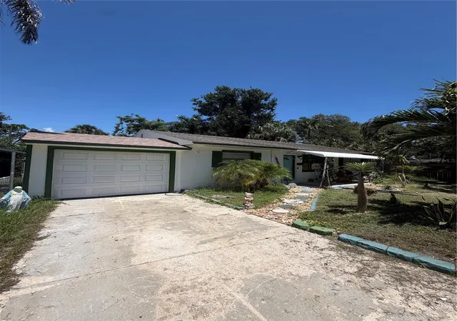 Photo 3 of Single family home for sale at 811 28th Avenue S, Saint Petersburg, FL 33705 | MLS# TB8537976 | Listing updated on 2026-08-28