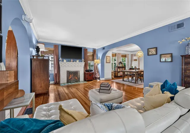 Photo 4 of Single family home for sale at 736 30th Avenue N, Saint Petersburg, FL 33704 | MLS# TB8537977 | Listing updated on 2026-10-17
