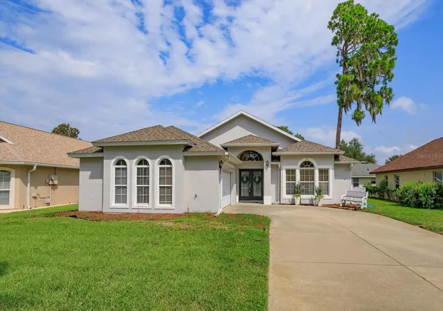 1st image of 931 Vindale Rd, Tavares, FL 32778 | MLS# O6432778