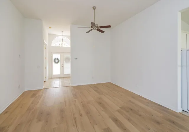 4th image of 931 Vindale Rd, Tavares, FL 32778 | MLS# O6432778