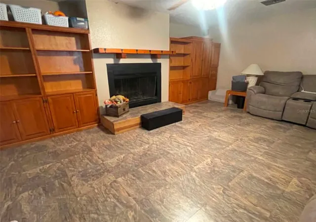 Photo 4 of Single family home for sale at 17530 SE Highway 452, Umatilla, FL 32784 | MLS# OM730194 | Listing updated on 2026-08-13