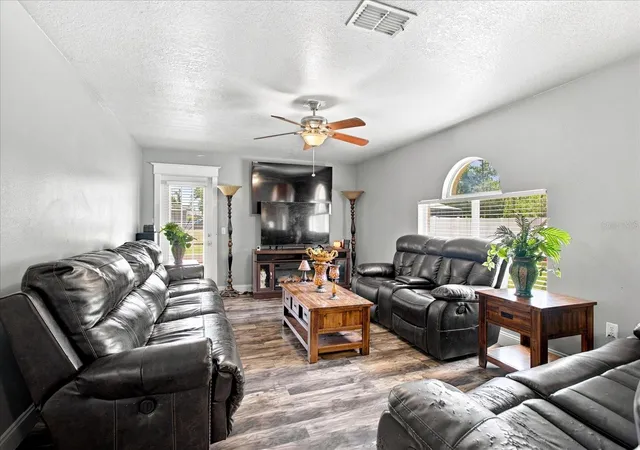 Photo 4 of Single family home for sale at 5760 Sw 117Th Lane Rd, Ocala, FL 34476 | MLS# OM730196 | Listing updated on 2026-09-22