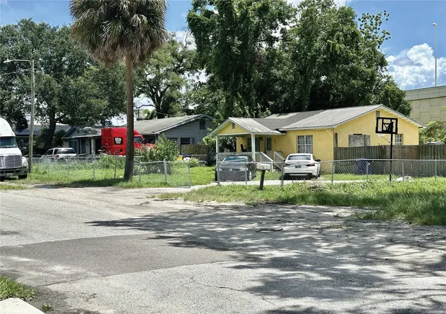Photo 2 of House for sale at 3911 E 15th Avenue, Tampa, FL 33605 | MLS# TB8537997 | Listing updated on 2026-08-15