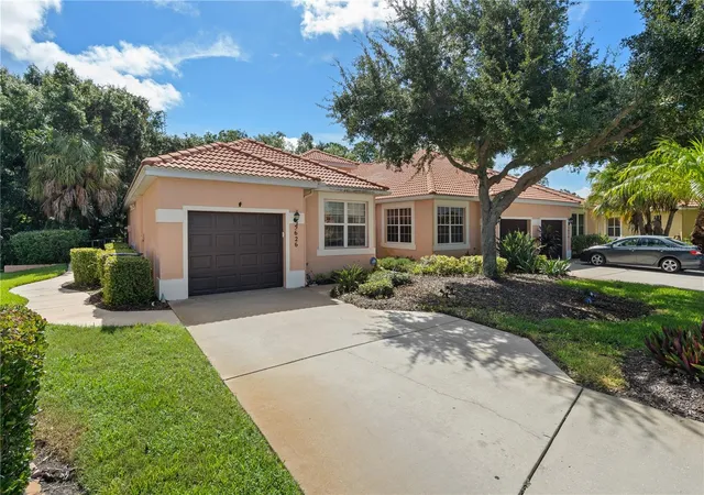 Photo 4 of House for sale at 5626 Cortina Ln, Palmetto, FL 34221 | MLS# TB8538000 | Listing updated on 2026-08-12
