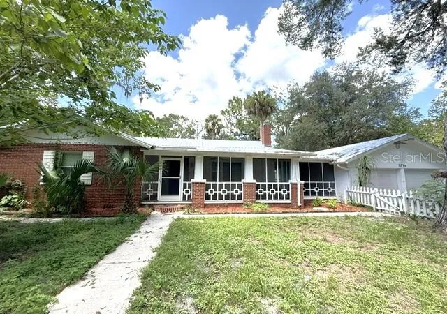 Photo 1 of Single family home for sale at 331 Sw 3rd Street, Chiefland, FL | MLS# OM730198 | Listing updated on 2026-10-29
