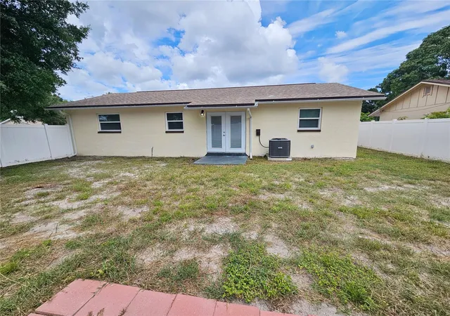18th image of 6092 Burch St N, Saint Petersburg, FL 33709 | MLS# G5116351