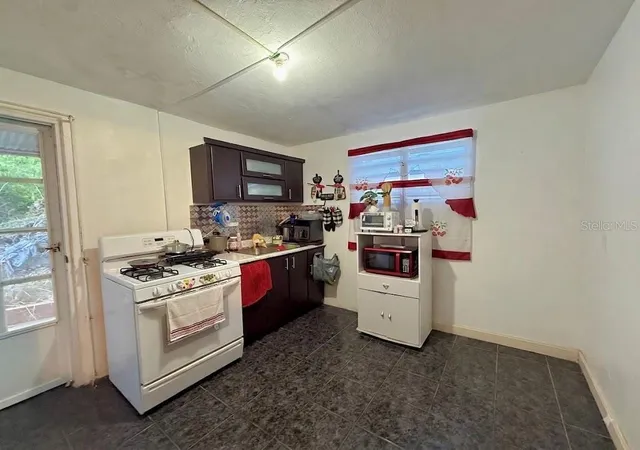 Photo 4 of Townhouse for sale at 39 A Bo A Calle Los Millones Bo Magueyes, Barceloneta, PR 00617 | MLS# PR9123350 | Listing updated on 2026-10-22