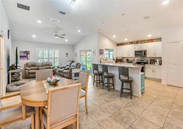 Photo 3 of Sale Pending at 10369 Silver Maple Ave, Oxford, FL 34484 | MLS# G5116352 | Listing updated on 2026-09-25