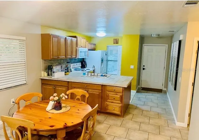 4th image of 4643 Summerwind Dr #22, Sarasota, FL 34234 | MLS# L4964216