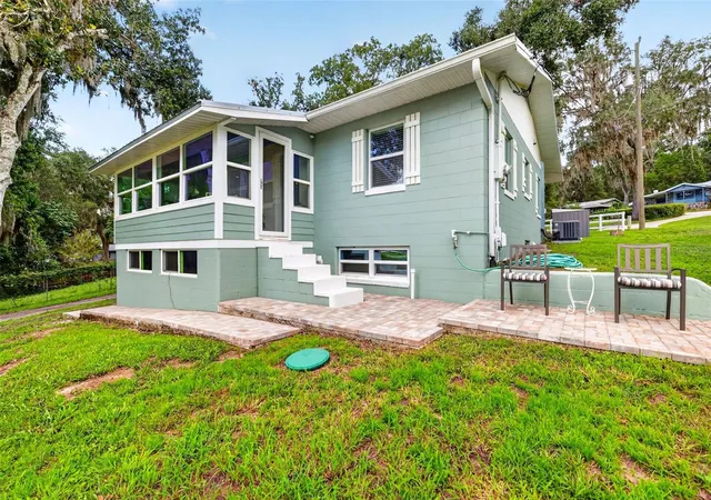 2nd image of 13462 Se 108th Court Rd, Ocklawaha, FL 32179 | MLS# OM730203