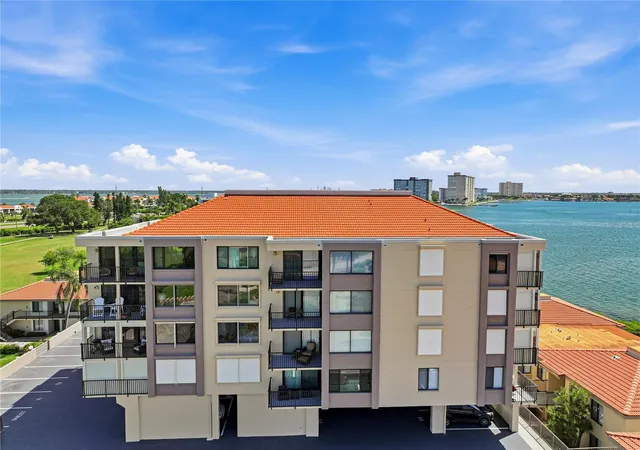 Photo 2 of Condo for sale at 6104 Palma Del Mar Blvd S #404, Saint Petersburg, FL 33715 | MLS# TB8538009 | Listing updated on 2026-08-15