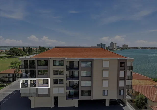 Listing Photo 3 - Condo for sale in building located at 6104 Palma Del Mar Blvd S, ST PETERSBURG, FL 33715 - Unit #404