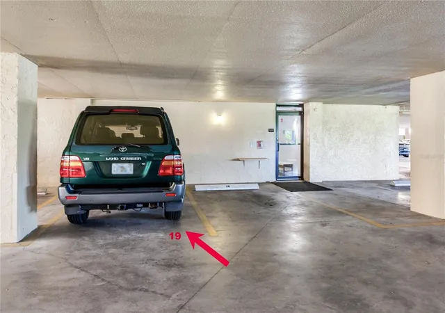 Listing Photo 2 - Condo for sale in building located at 6104 Palma Del Mar Blvd S, ST PETERSBURG, FL 33715 - Unit #404