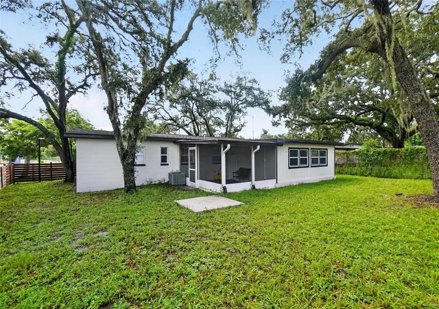 18th image of 10420 N 22nd St, Tampa, FL 33612 | MLS# TB8538011