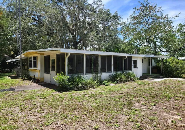 Photo 2 of Manufactured home for sale at 9997 Se 167th Lane, Summerfield, FL 34491 | MLS# OM730205 | Listing updated on 2026-10-03
