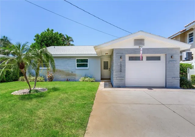 Photo 2 of Single family home for sale at 16458 Redington Dr, Redington Beach, FL 33708 | MLS# TB8538018 | Listing updated on 2026-09-08